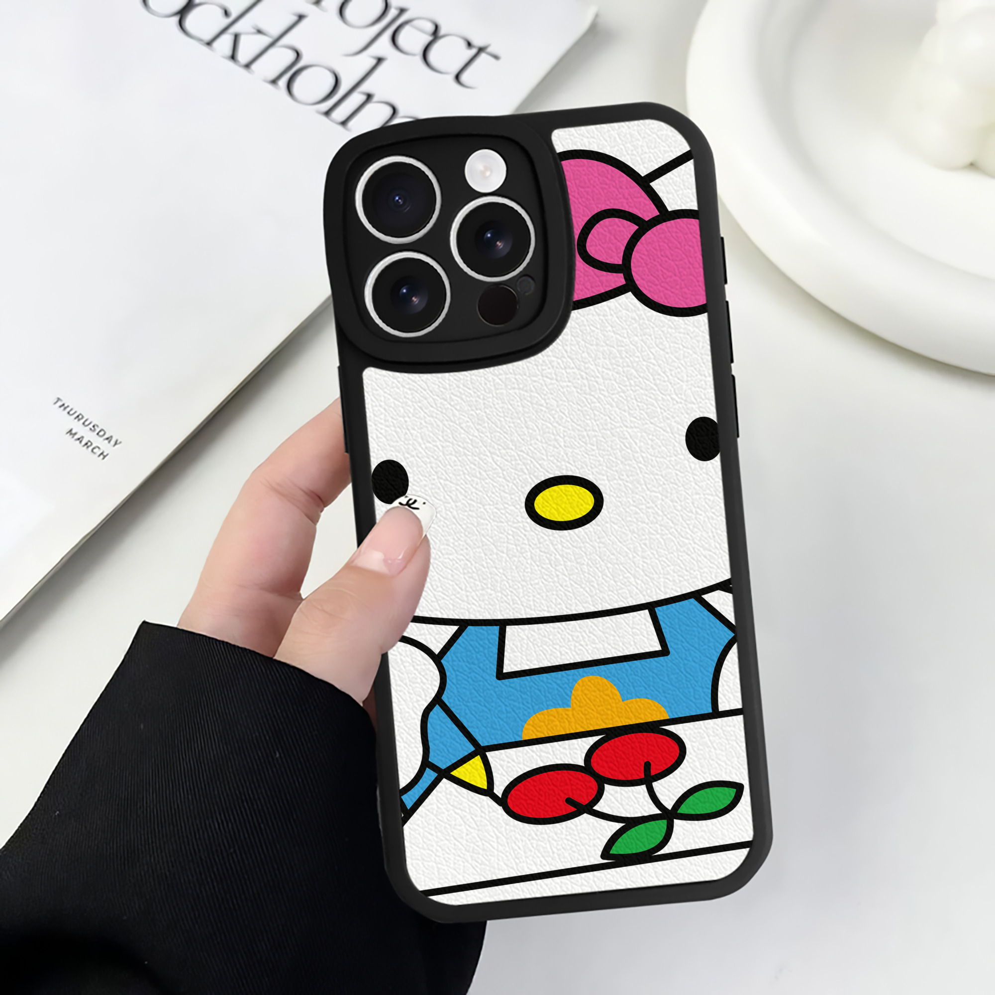 （画像用） Hello Kitty ハローキティ 【iPhone 16シリーズ対応】シリコンスマホケース（レザー調） 材質：シリコン
